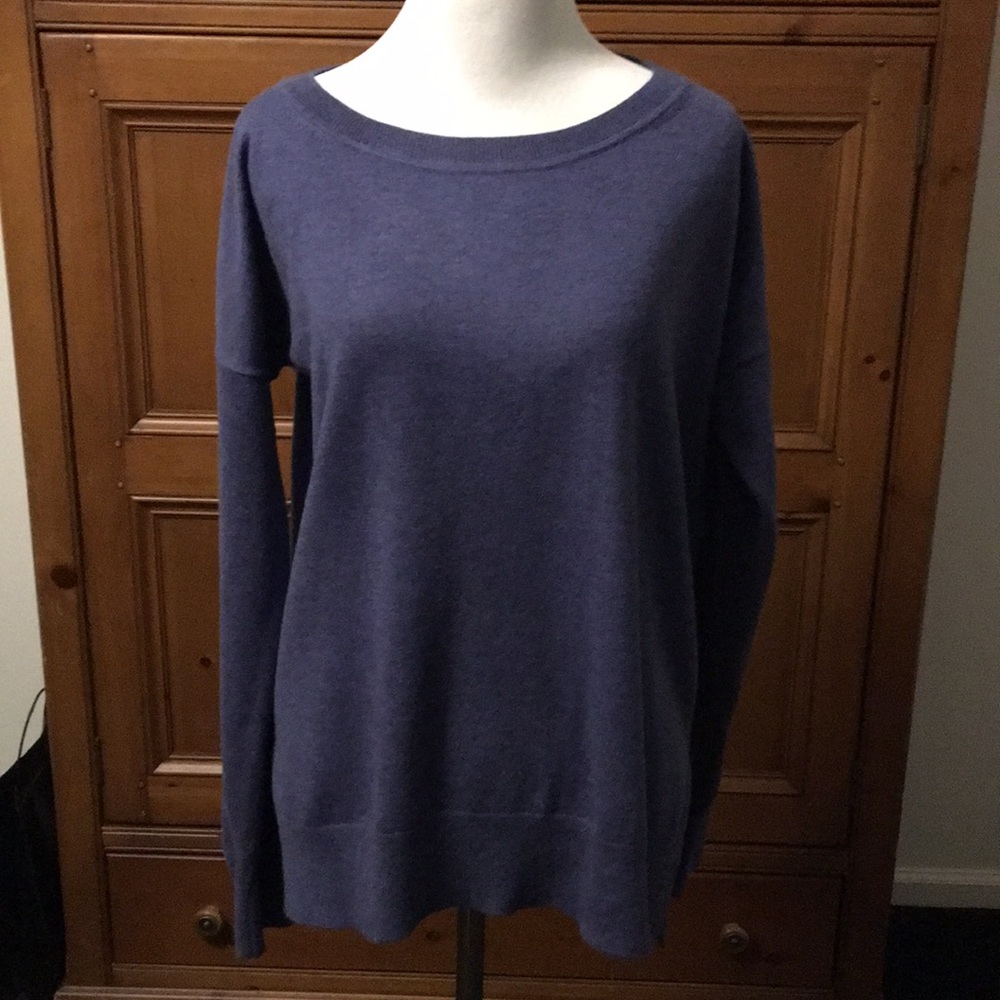 GAP sweater