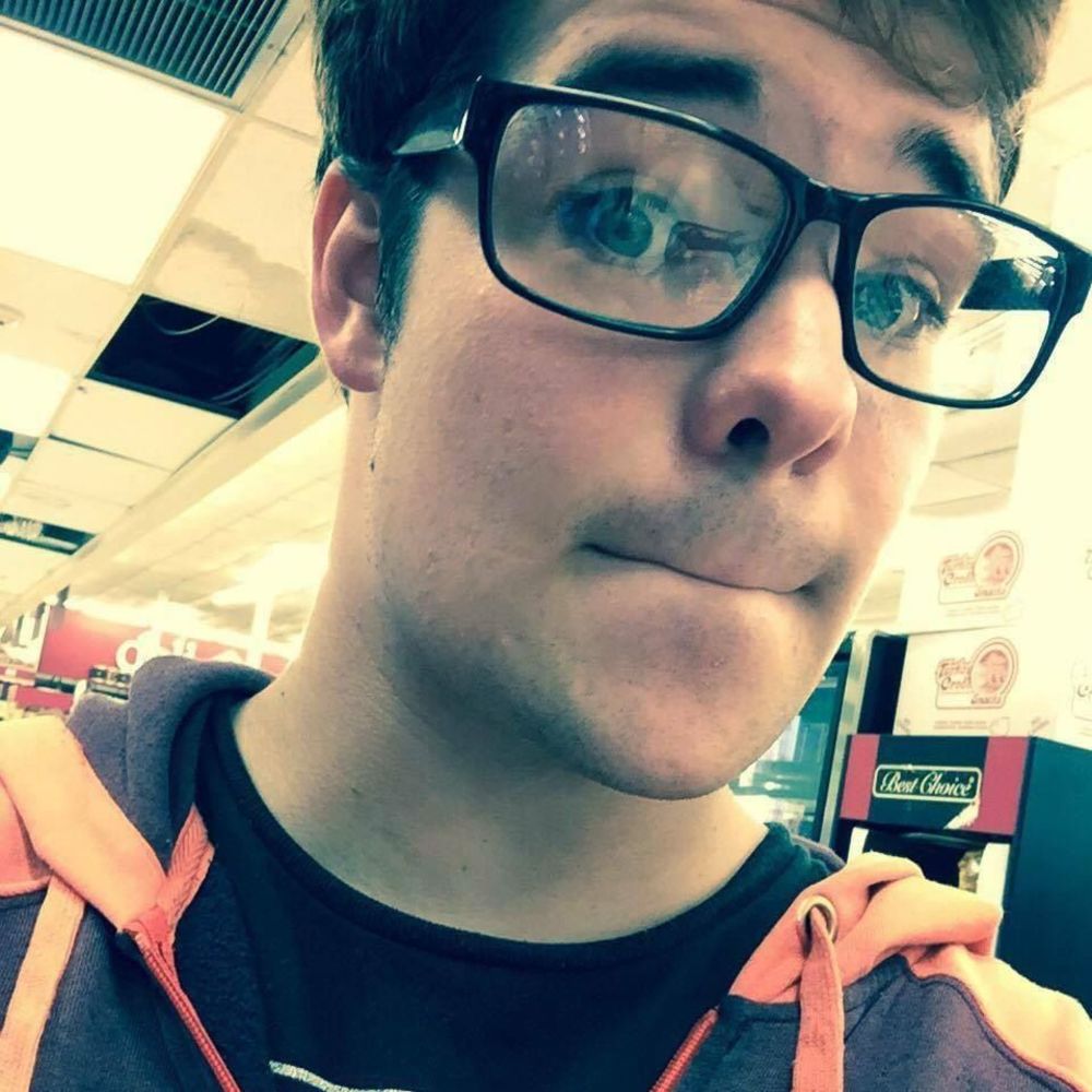 Meet your Posher, Dominic