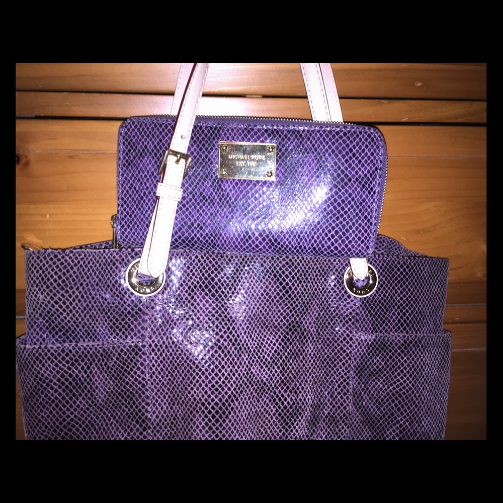 Michael Kors handbag and matching wallet