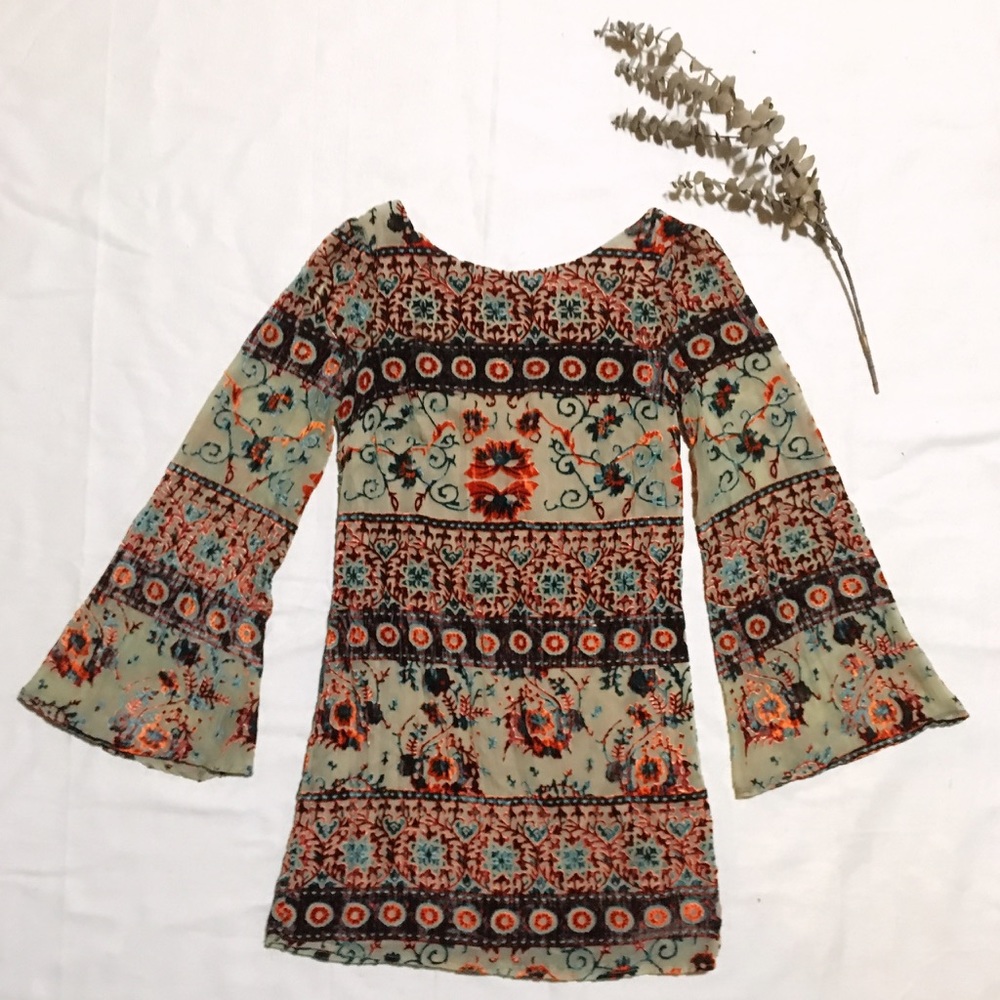 Belle sleeve velvet burnout mini dress ✨