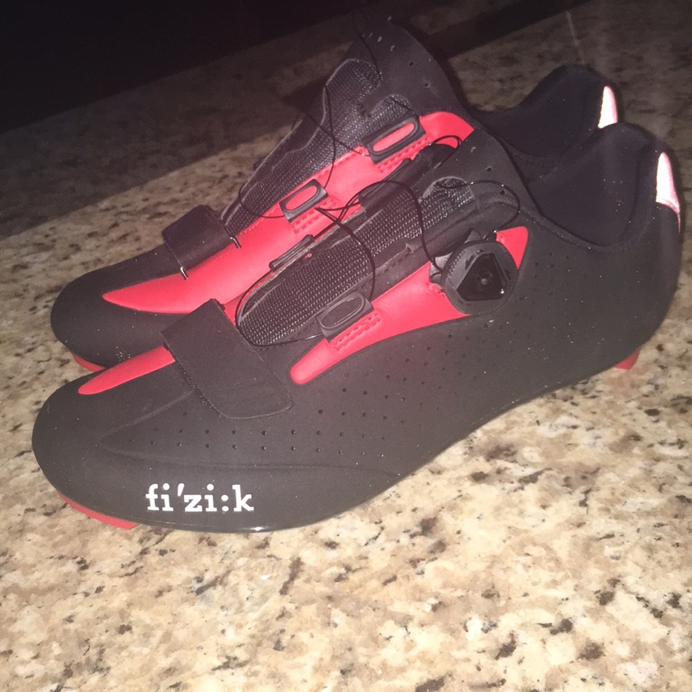 Fi’zi:k cycling shoes (no clips)
