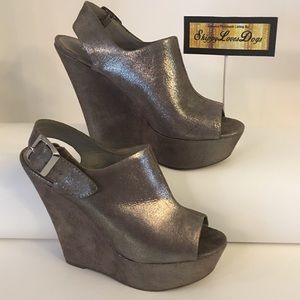 NEW!!! STEVE MADDEN Pewter Shimmer Platform Wedges
