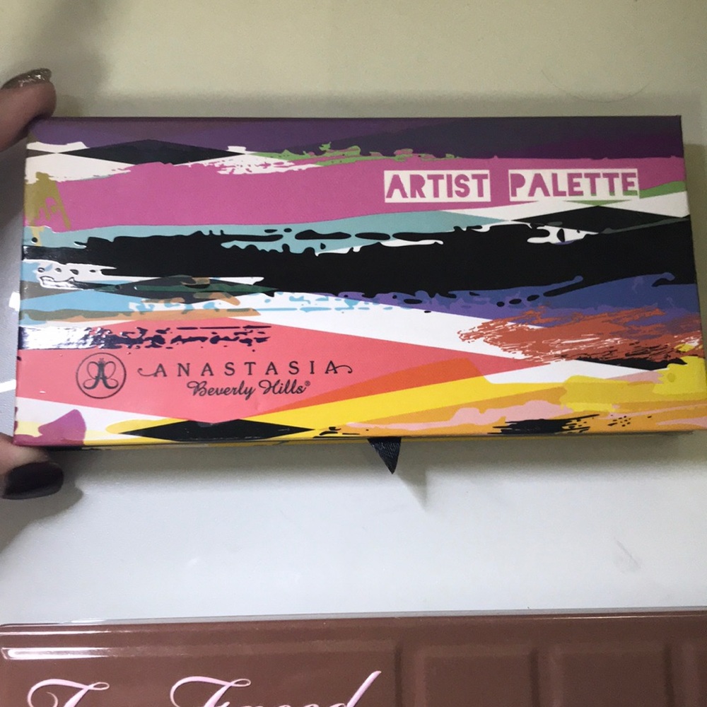 Anastasia artist pallet