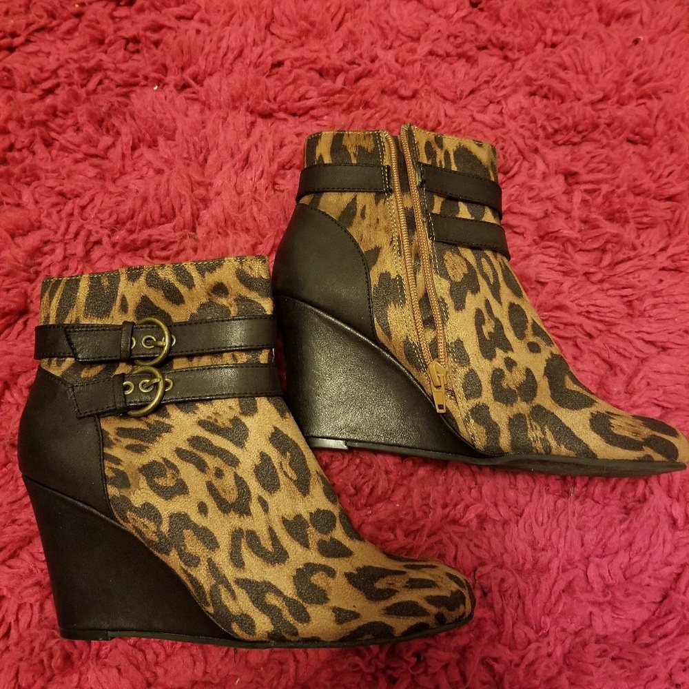 Wedged booties