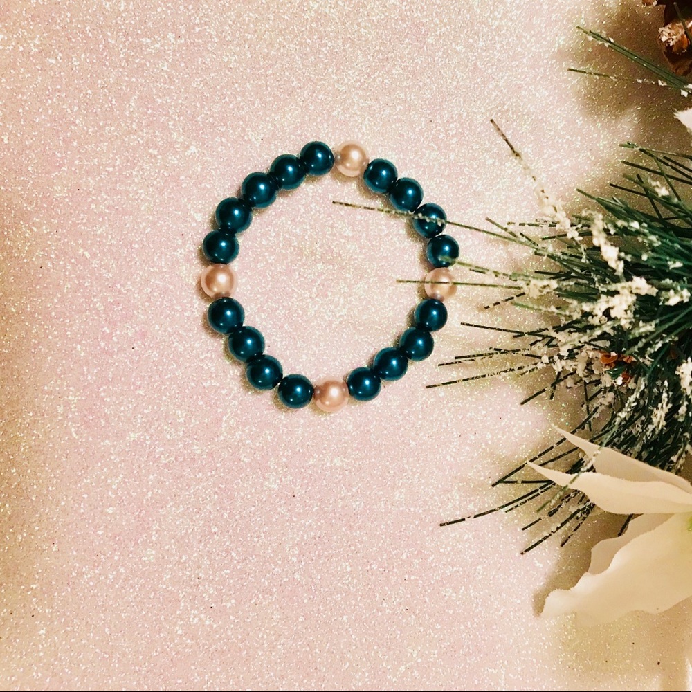 Holiday toddler blue pearl bracelet