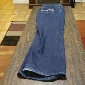 Nwot womans jeans size 20