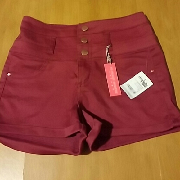 Refuge shorts - Picture 1 of 1