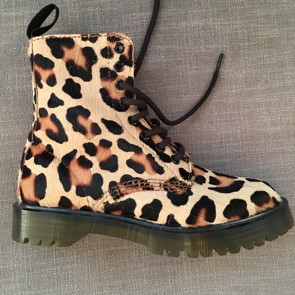 dr. marten combat boots size 5 leopard print