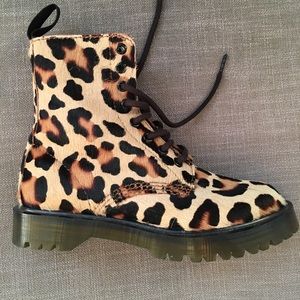 dr. marten combat boots size 5 leopard print