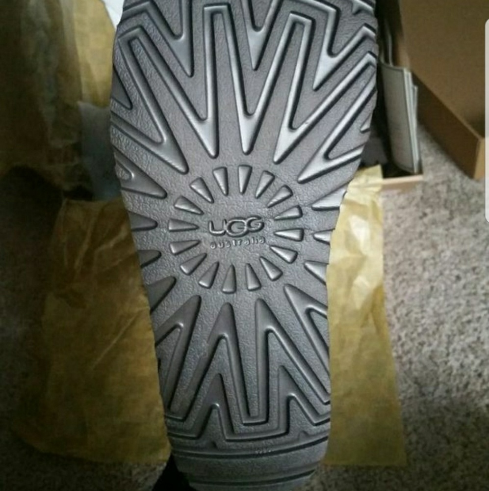 New uggs - Picture 3 of 3