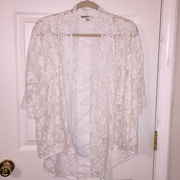 Lace top med size - Picture 1 of 1