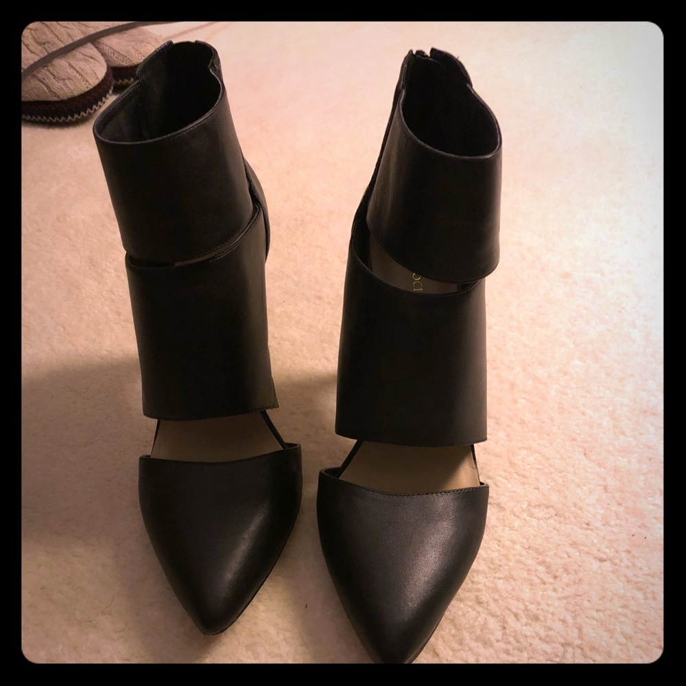 Gorgeous Sole Society wide strap heels size 11