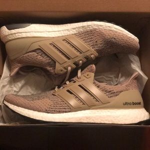 Beige Adidas UltraBOOST