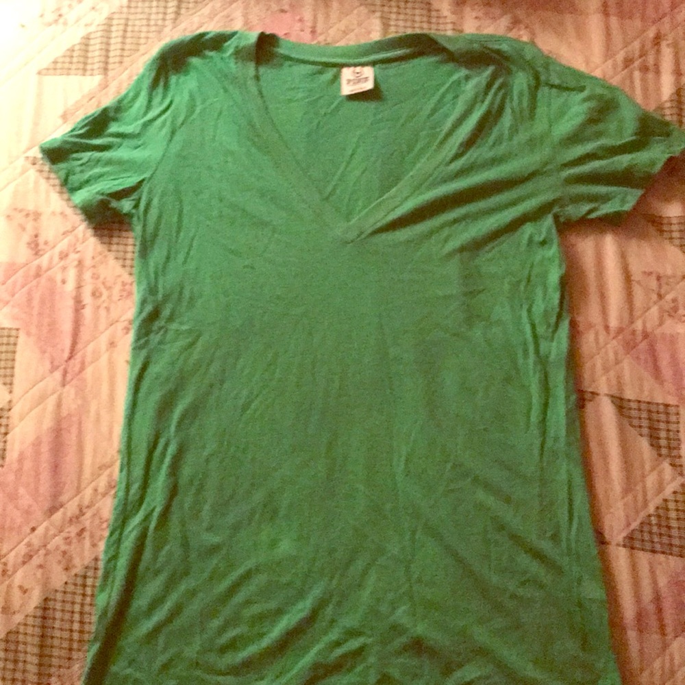 NWOT pink VS T-shirt