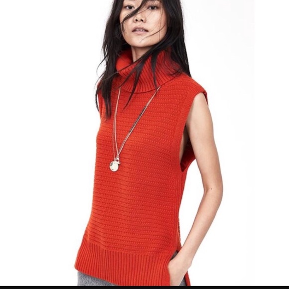 Banana Republic Sweaters - Banana Republic Turtle Neck Sweater