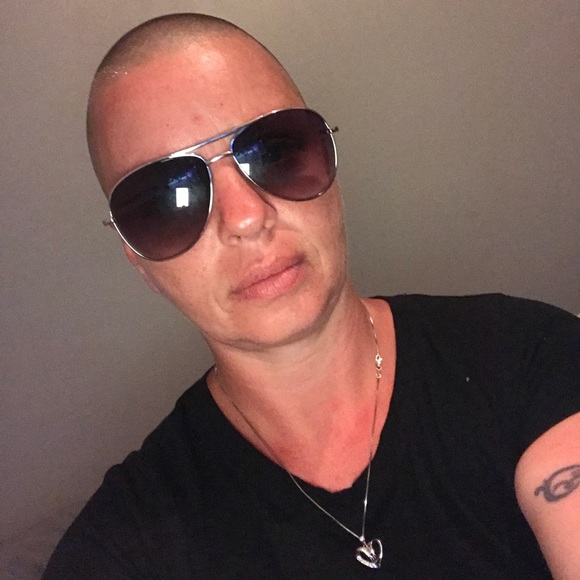 Meet your Posher, Lisa - Picture 1 of 1