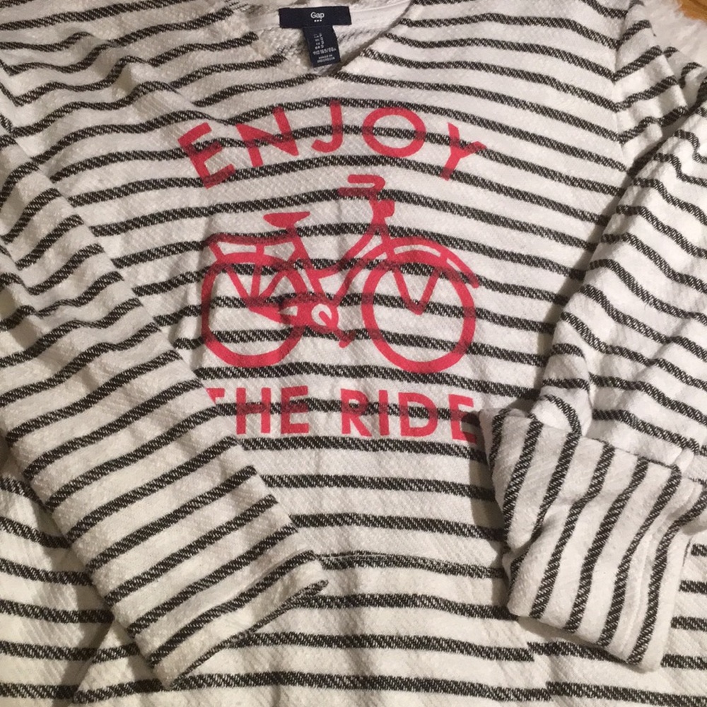 GAP sweatshirt