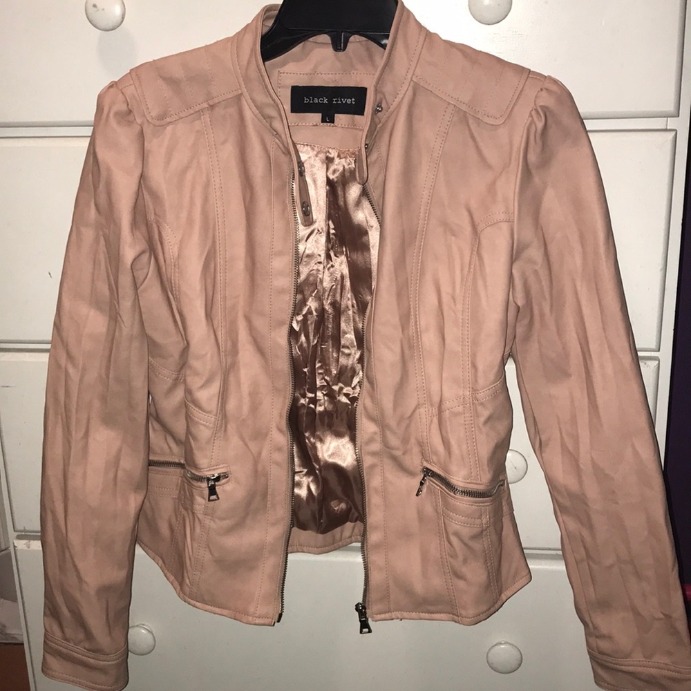 Perfect blush pink leather coat! 🙈❤️