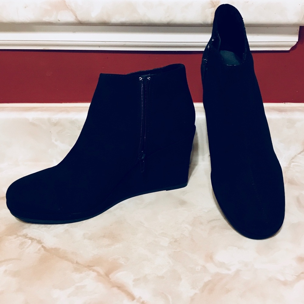 NIB Jabby Black Micro Booties