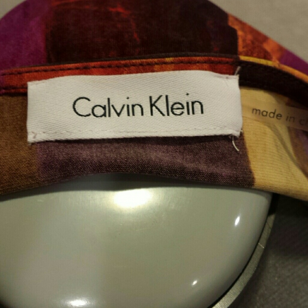 Calvin Klein top - Picture 3 of 3