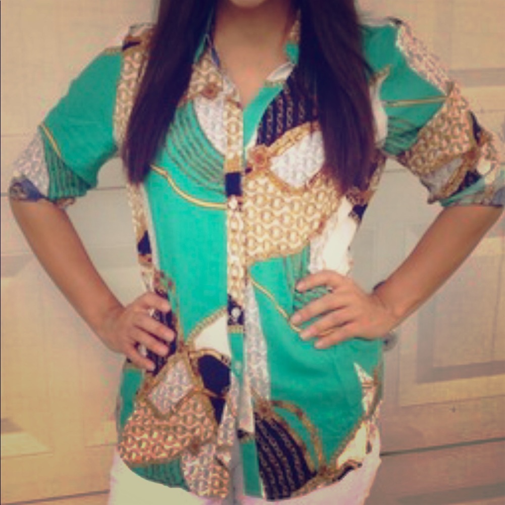 Adorable sailing themed blouse! Reselling