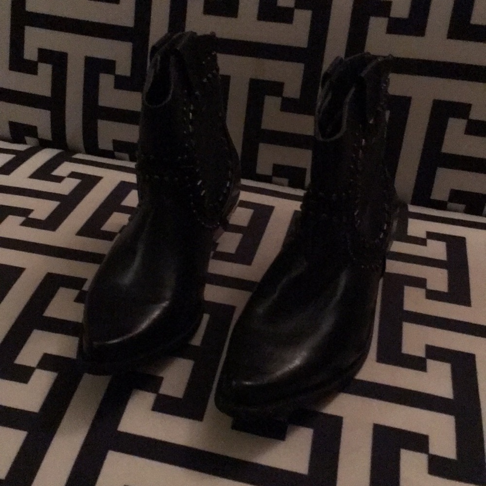 NWOT Ankle boots