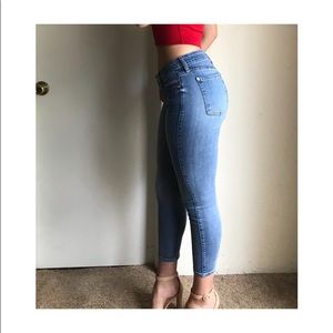 Size 27 seven for all mankind cropped skinny jeans