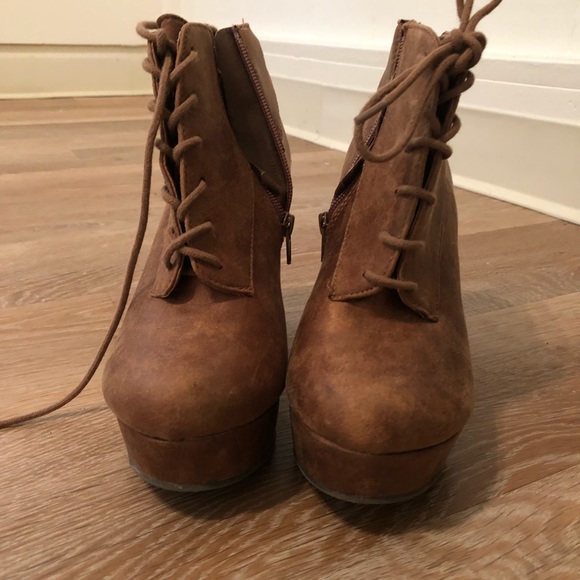 Brown booties - Picture 1 of 2