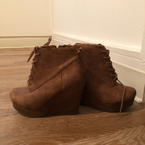 Brown booties - Picture 2 of 2