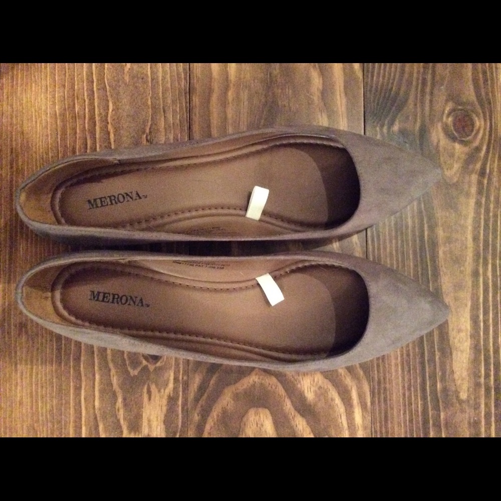 Classic Gray pointed flats