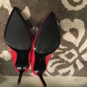 Red Pumps
