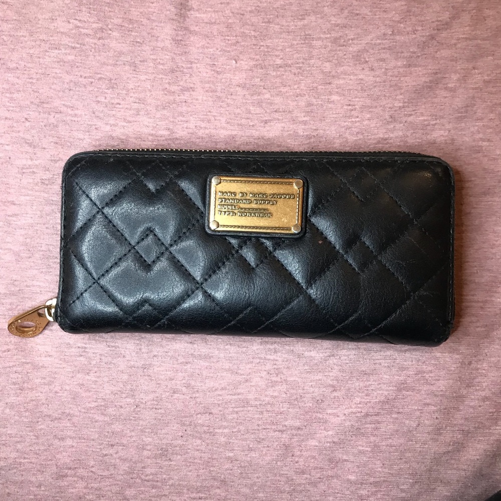 Marc by Marc Jacobs Classic Q quilted wallet
