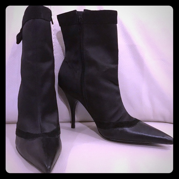 Black leather booties - Picture 1 of 7