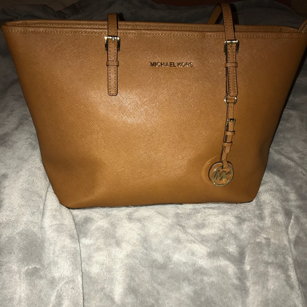 ✨Micheal Kors Jet Set Travel Tote✨ Authentic