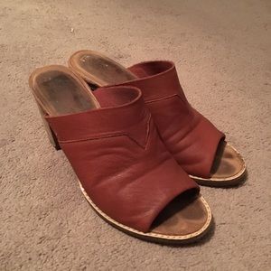 Toms camel heels