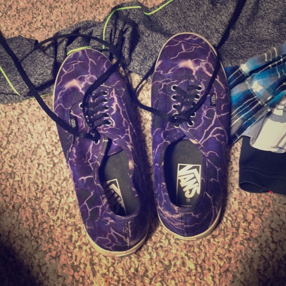 Vans - Picture 1 of 1