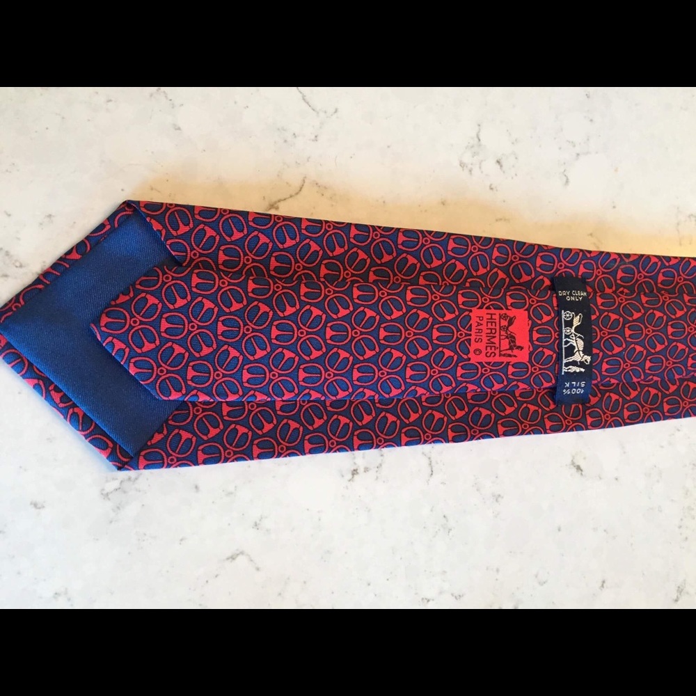 Hermès tie excellent condition.