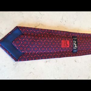 Hermès tie excellent condition.
