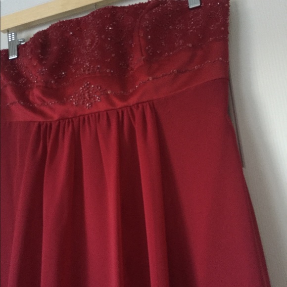 💗David's Bridal short red beaded dress formal - Picture 2 of 5