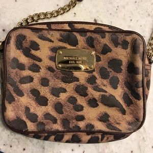 Michael kors cheetah crossbody