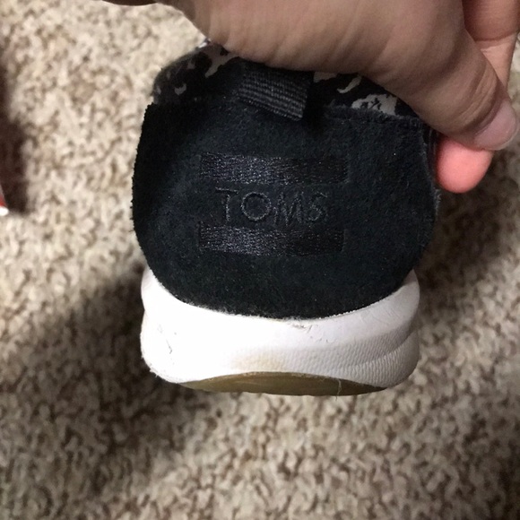 Toms - Picture 2 of 2