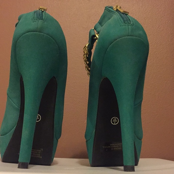 Pumps - Picture 8 of 8