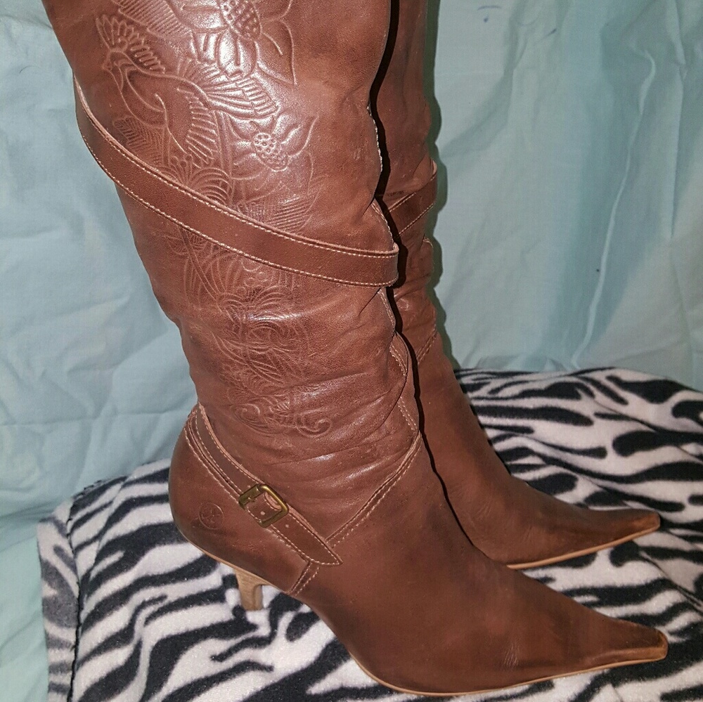 Leather Embossed knee boot, 37