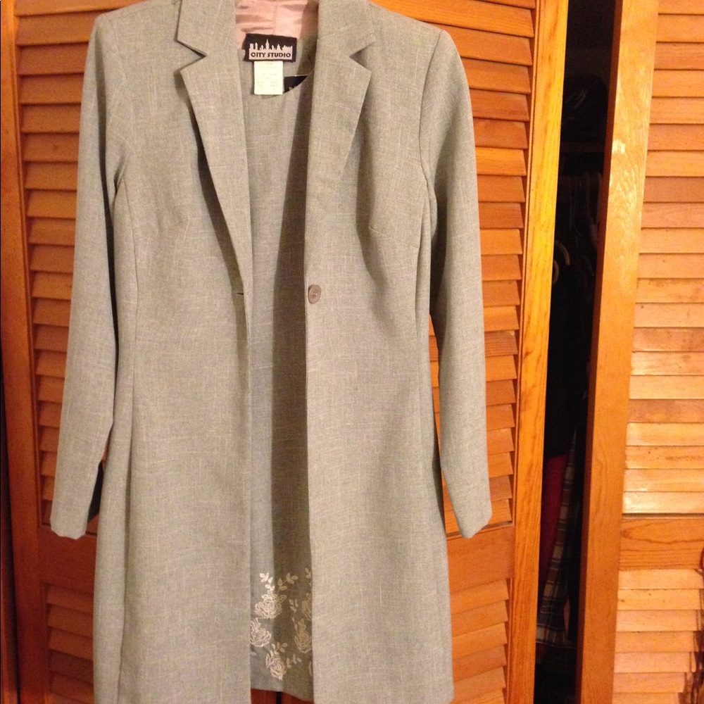 EUC sleeveless dress with long-sleeved jacket