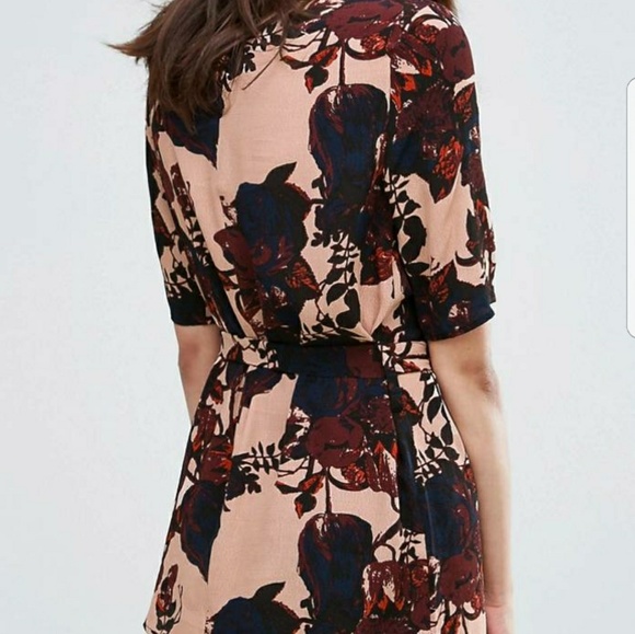 💥Y.A.S. Floral Print, Belted Blouse. US size LT💥 - Picture 3 of 5