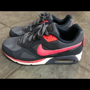 Men’s Nike Air Max - Size 10