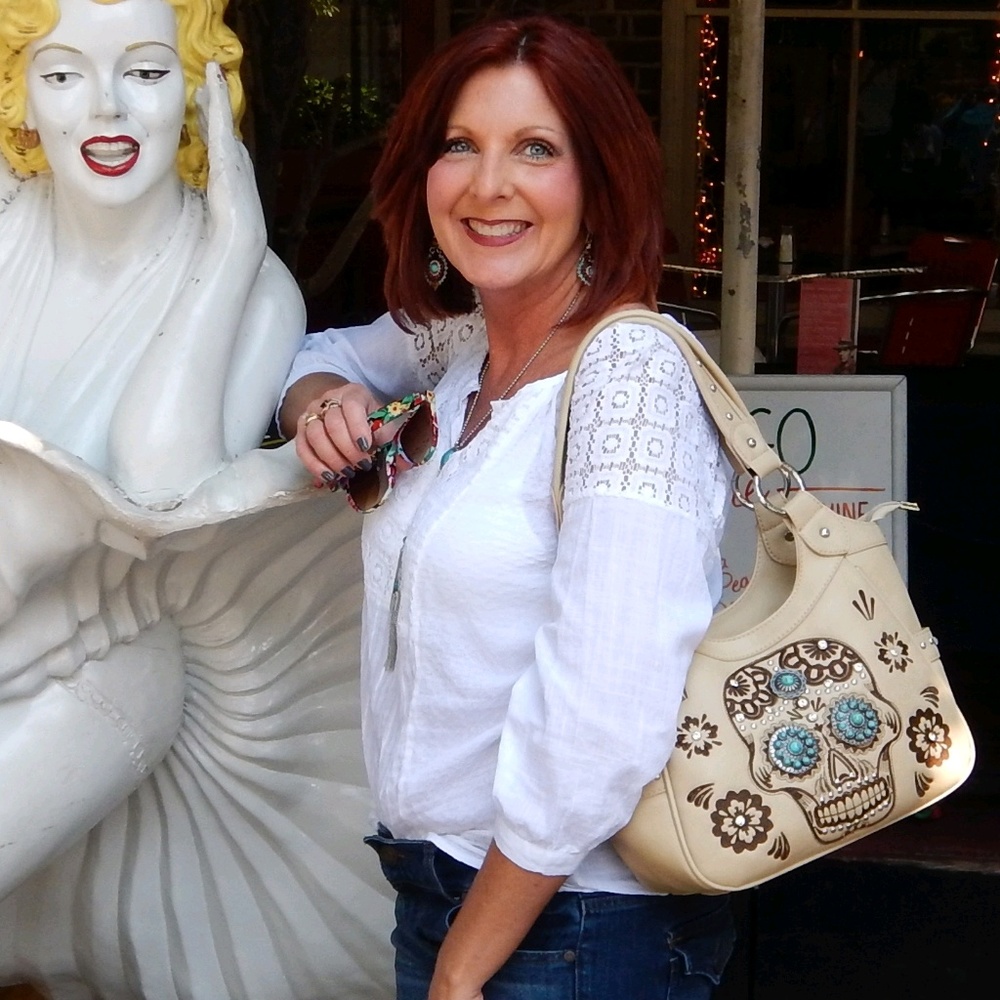 Meet your Posher, Marnie