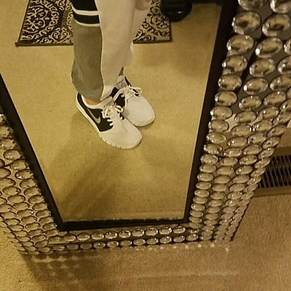 Nikes - Picture 4 of 7