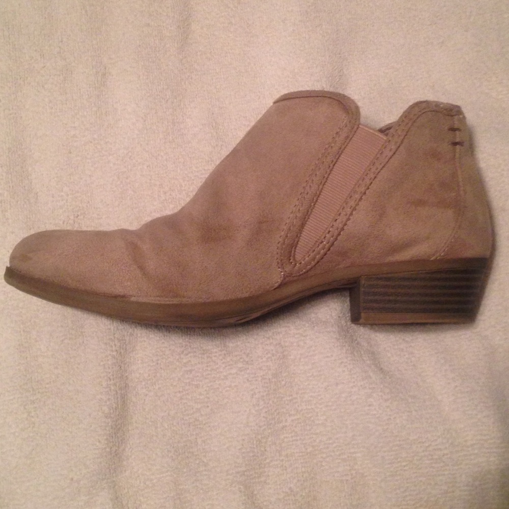 Tan booties - New!