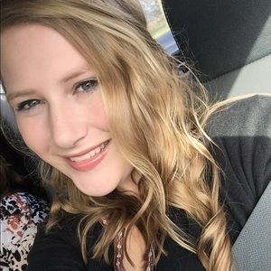 Meet your Posher, Alyssa